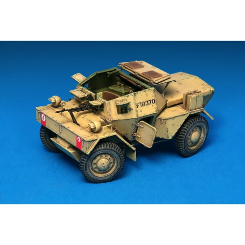 Сборная модель MiniArt MA35067 Британский бронеавтомобиль с экипажем фото 4