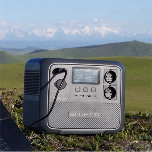 Зарядная станция Bluetti AC70 768Wh 1000W UA: Количество USB 4