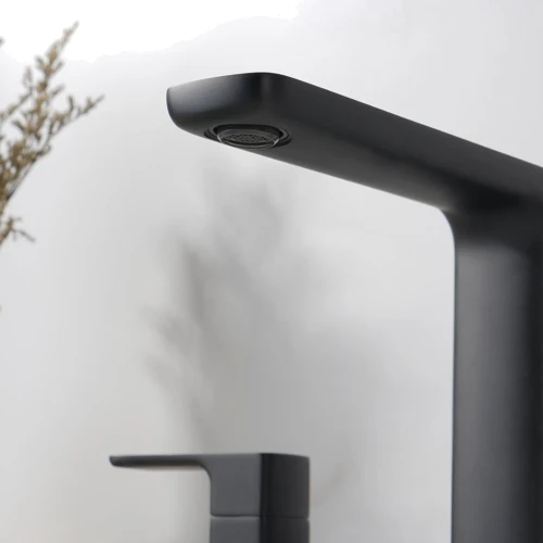 Смеситель для раковины Lefton Widespread 2-handle Bathroom Faucet with Temperature Display-BFWS2402 Matt Black фото 13