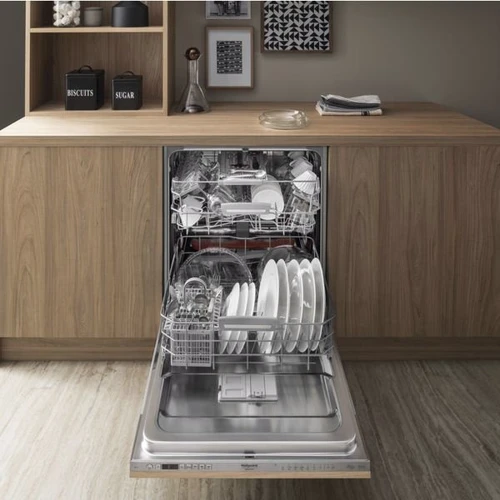 Встраиваемая посудомоечная машина Hotpoint-Ariston HIO 3C22 CW: Размеры 82 х 59.8 x 55.5 см