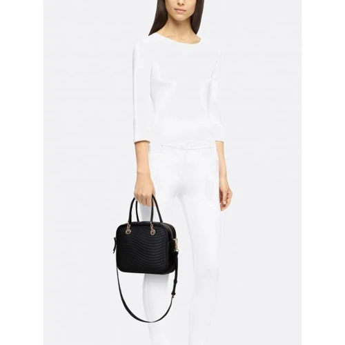 Женская сумка тоут Furla Swing S Satchel черная (1043365): Фактура Стеганая, Матовая, Гладкая