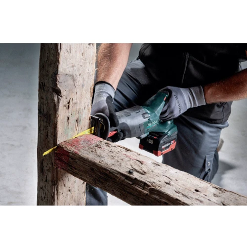 Сабельная пила Metabo SSE 18 LTX BL (602267850): Конструкция Ручная