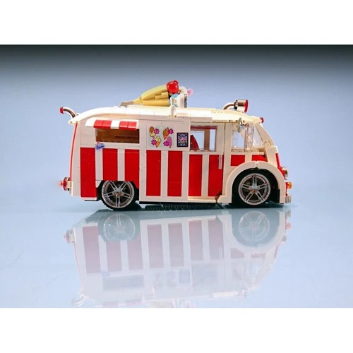 Конструктор XINGBAO XB-08004 MOC Фургон с мороженым, 1000 элемента