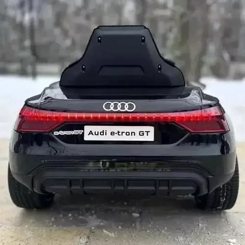 Дитячий електромобіль Bambi Racer Audi Audi e-tron GT чорний (M 4938EBLR-2) фото 12