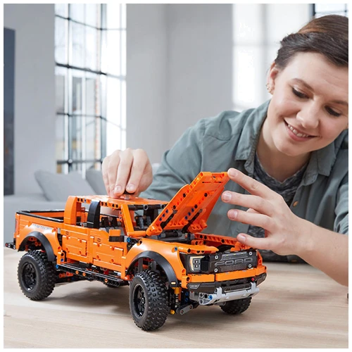 LEGO Technic Ford F-150 Raptor (42126) фото 7