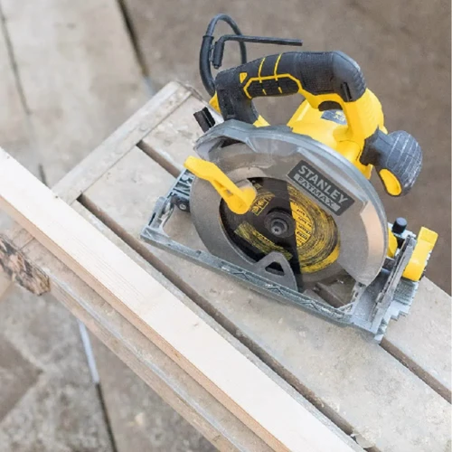 Дисковая пила Stanley FME-301 UA