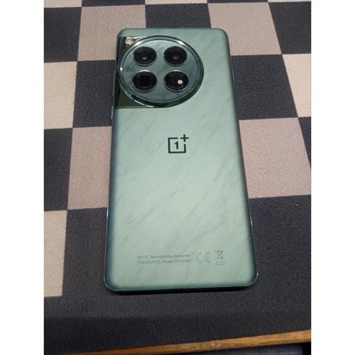 OnePlus 12 16/512GB Flowy Emerald (Global) (Смартфоны)(79010843)Approved: Причина уценки Битый пиксель на матрице. Проявляется не сразу. На работу не влияет