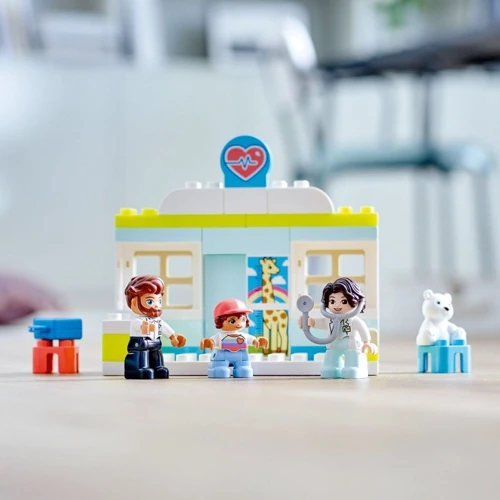 Конструктор LEGO DUPLO Town Поход к врачу 34 детали (10968): Рекомендуемый возраст 2+