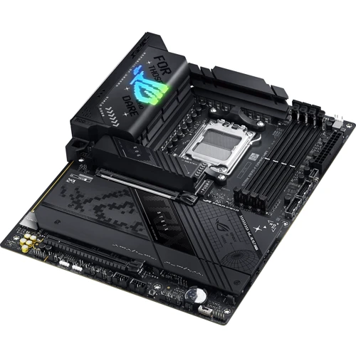 ASUS ROG STRIX X870-F GAMING WIFI UA: Разъемы на задней панели DisplayPort, Thunderbolt, USB 3.2 Gen 1, HDMI, Ethernet RJ-45, USB Type-C, USB 3.2 Gen 2