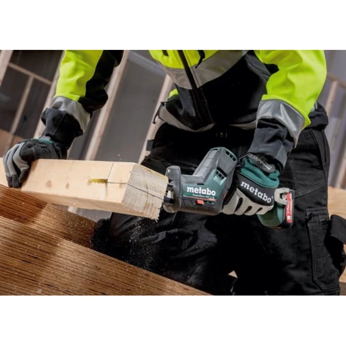 Сабельная пила Metabo PowerMaxx SSE 12 BL (602322890): Уровень шума 80 дБ