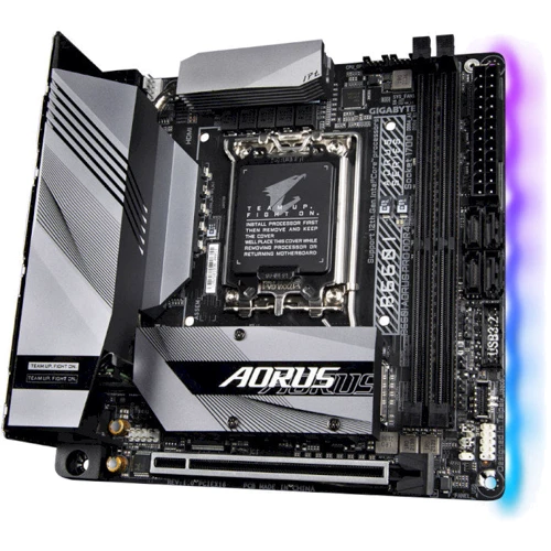 GIGABYTE B660I AORUS PRO DDR4: Роз'єми на платі USB 3.2 Gen 1, USB 3.2 Gen 2, USB 2.0