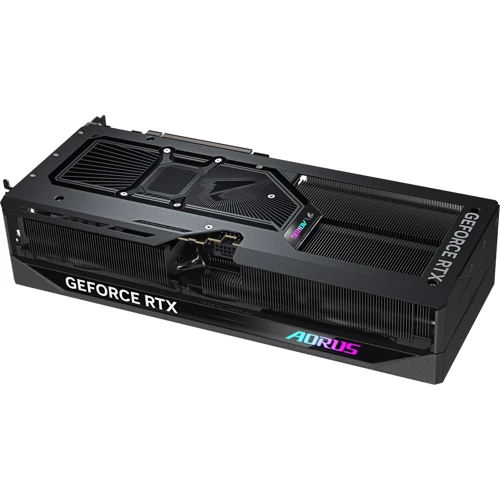 Видеокарта Gigabyte AORUS GeForce RTX 5070 MASTER 12G (GV-N5070AORUS M-12GD): Исполнение Трехслотовое