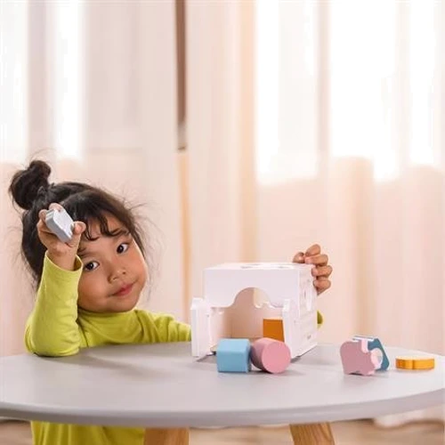 Деревянный сортер с погремушками Viga Toys PolarB Домик для зверят (44052)