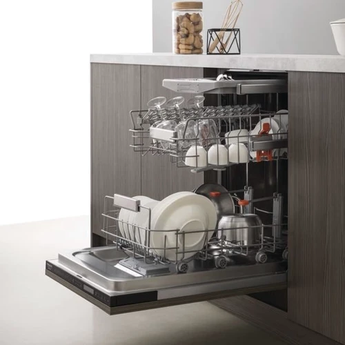 Вбудовувана посудомийна машина Hotpoint-Ariston HSIP 4O21 WFE: Місткість (комплектів) 10