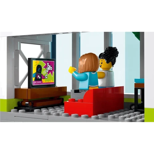 Конструктор LEGO City Многоквартирный дом (60365) фото 6