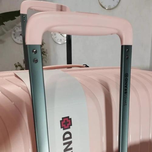 Чемодан Swissbrand Narberth (M) Light Pink (SWB_LHNAR008M): Фактура Матовая