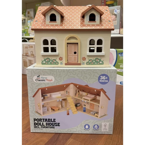 Ігровий набір New Classic Toys Ляльковий будиночок з розкладними меблями (10735) фото 2