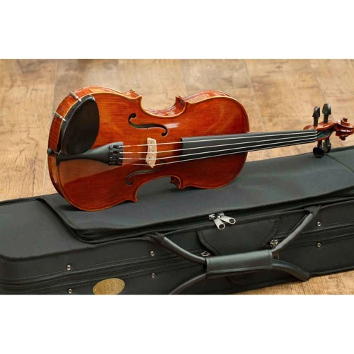 Скрипка STENTOR 1560 / A CONSERVATOIRE II VIOLIN OUTFIT 4/4: Матеріал верхньої деки Цілісна ялина