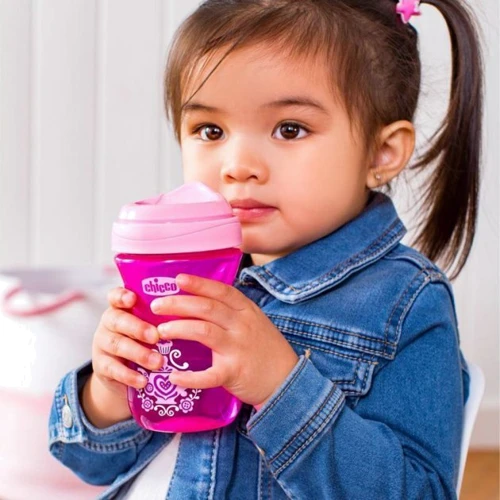 Поильник-непроливайка Chicco Easy Cup от 12 месяцев 266 мл Малиновый (06961.10.03): Возраст с 12-ти месяцев