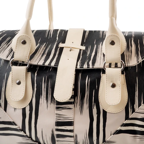 Женская сумка саквояж Laskara черно-белая (LK-10250-zebra): Фактура Матовая, Зернистая