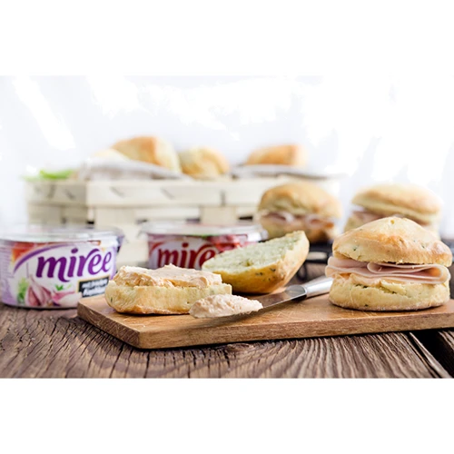 Сир вершковий Miree 66% з лососем 150 г (WT00916): Текстура кремова