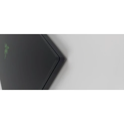 Razer Blade Stealth 17: Виробник Razer