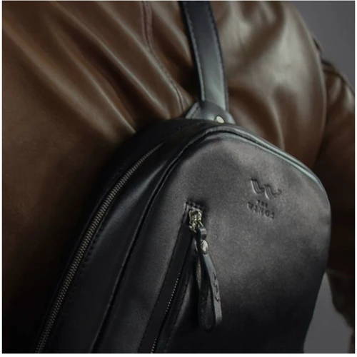 Чоловіча сумка-слінг The Wings чорна (TW-Chest-bag-black-ksr): Фактура матова, Гладка
