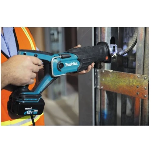 Пила сабельная Makita BJR181RFE: Конструкция ручная