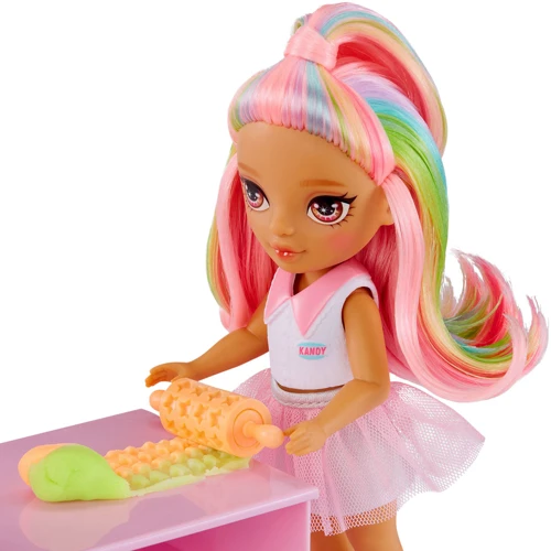 Игровой набор с куклой Rainbow High серии Littles – Кондитерская Кенди (522058) фото 7