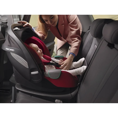 Автокресло RECARO AVAN Iron Red (00089030660050): Внутренние ремни 5-ти точечные