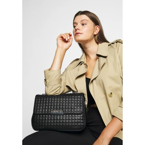 Женская сумка через плечо Guess Matrix Shoulder Bag черная (HWVG7740200-BLA): Тип ручки На цепочке, Плечевой ремень, Длинная ручка