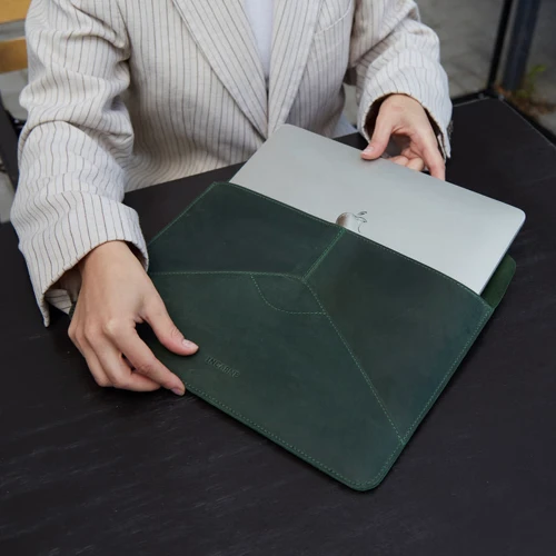 INCARNE Handmade Leather Cover Magnetic Message Green for MacBook Air 15" M3 | M2 (2024 | 2023): Тип аксессуара чехол