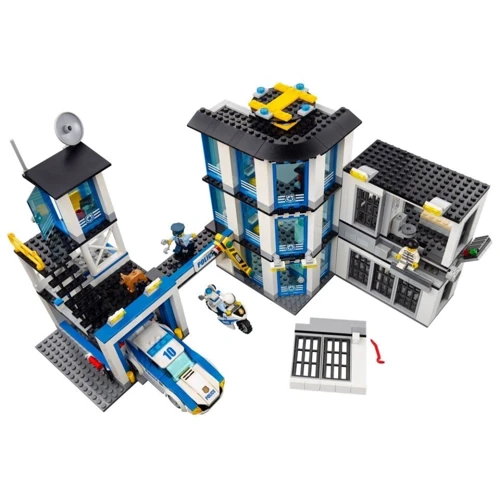 Конструктор LEGO City Полицейский участок (60141) фото 11