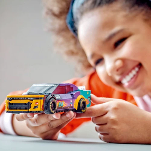 Конструктор LEGO Speed Champions NASCAR® Next Gen Chevrolet Camaro ZL1 (76935) фото 7