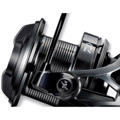 Катушка рыболовная Daiwa 18 Emblem 25 5000C QD (10921-025) фото 1