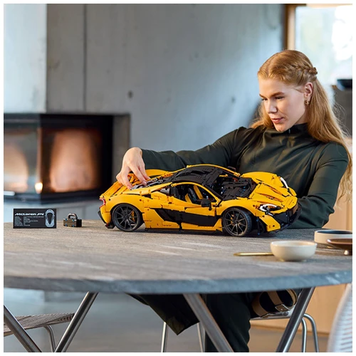 LEGO Technic McLaren P1™ (42172): Рекомендований вік 18+