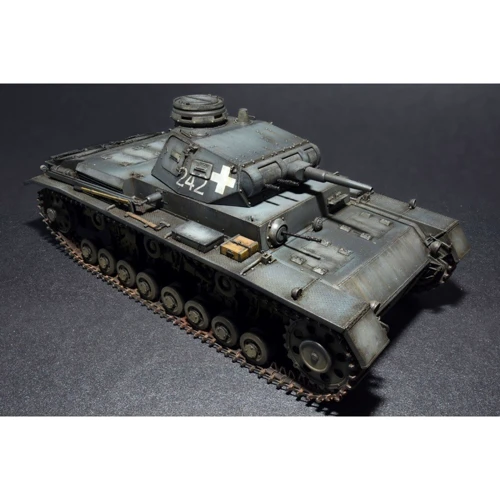 Сборная модель MiniArt Средний танк Pz.III Ausf D (MA35169) фото 7