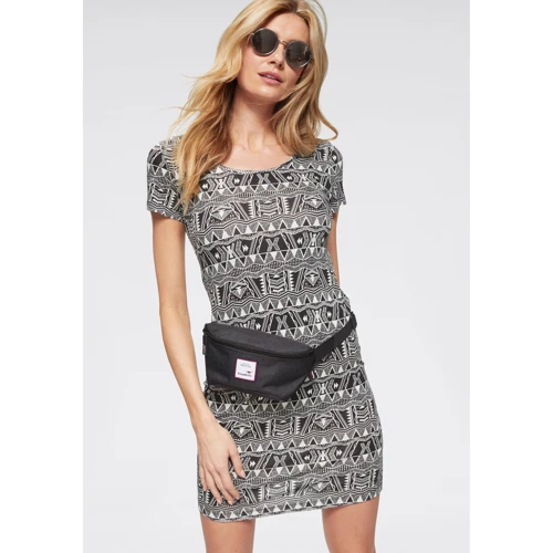 Платье KangaROOS 23342816 48 черное повседневное короткое мини