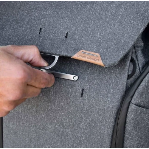 Peak Design Everyday Backpack 20L Charcoal (BEDB-20-CH-2) for MacBook 15" фото 7