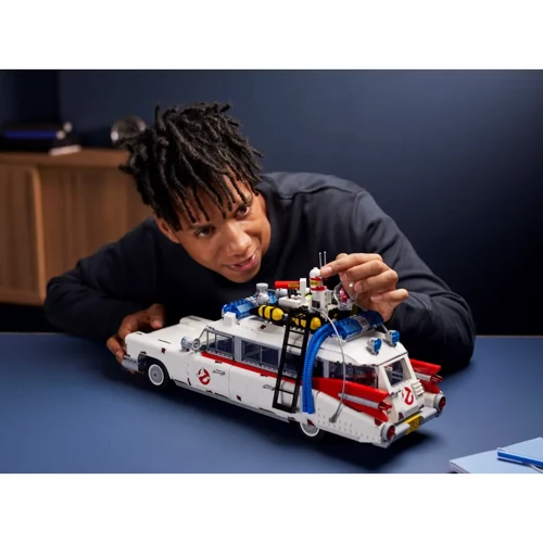 Конструктор LEGO Icons Автомобіль ECTO-1 мисливців за привидами (10274) фото 17