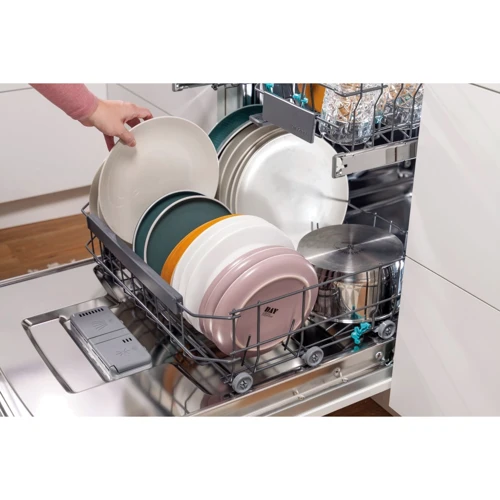 Встраиваемая посудомоечная машина Gorenje GV671C60: Вместимость (комплектов) 16