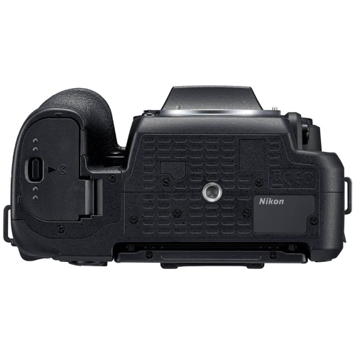 Nikon D7500 Body UA: Размер дисплея 3.2"