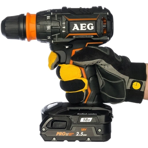 Шуруповерт AEG BSB 18 CBLLE LI-252X (4935464410): Харчування от аккумулятора
