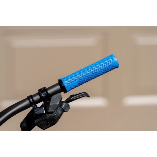 Грипсы Lizard Skins CHARGER EVO 136мм, с одним замком, Electric Blue (GRI-20-93)