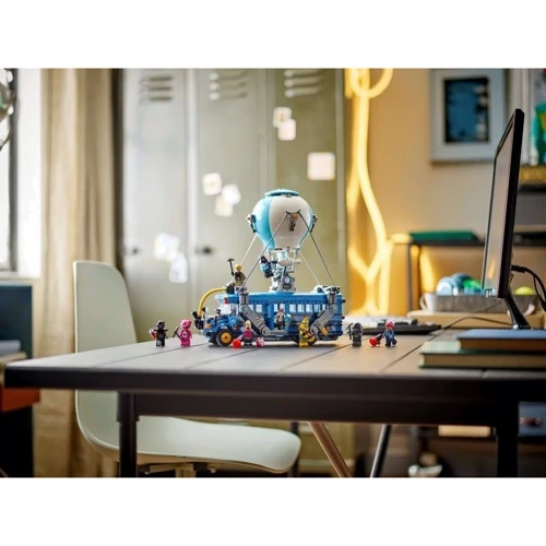 Конструктор LEGO Fortnite Боевой автобус (77073) фото 10