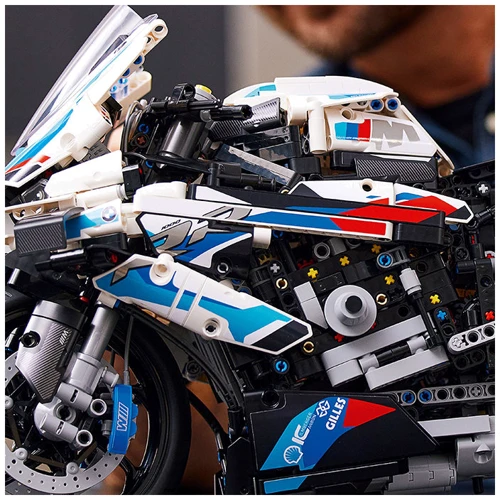 Конструктор LEGO Technic BMW M 1000 RR (42130) фото 4