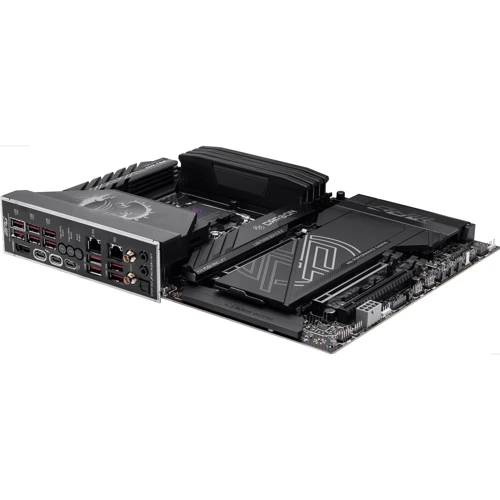 MSI MPG Z890 CARBON WIFI: Разъемы на плате USB Type-C, USB 3.2 Gen 1, USB 2.0, M.2, SATA 3.0