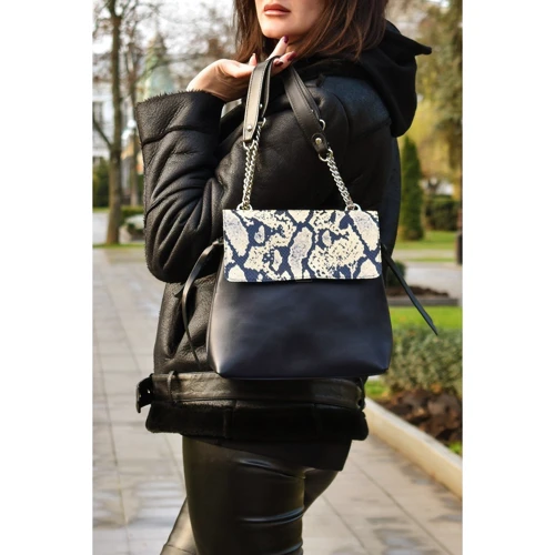 Жіноча сумка тоут ARTiS Bags чорна (17194620-6113): Тип ручки На ланцюжку, З двома ручками, Довга ручка