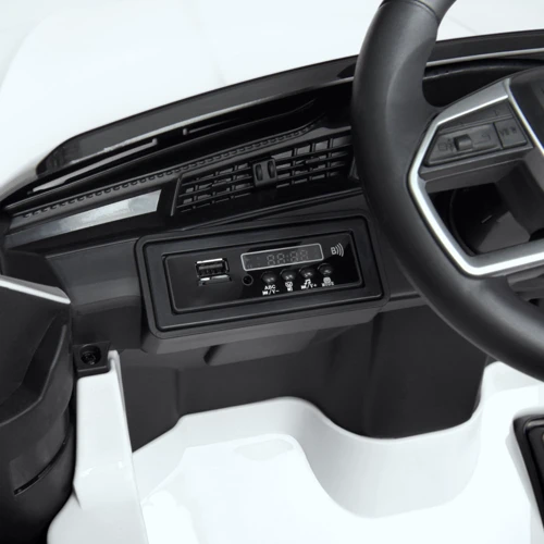 Детский электромобиль Bambi Racer Audi e-tron 60W, белый (M 4806EBLR-1) фото 10