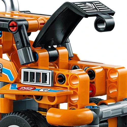 Конструктор LEGO Technic Гоночный грузовик (42104) фото 5